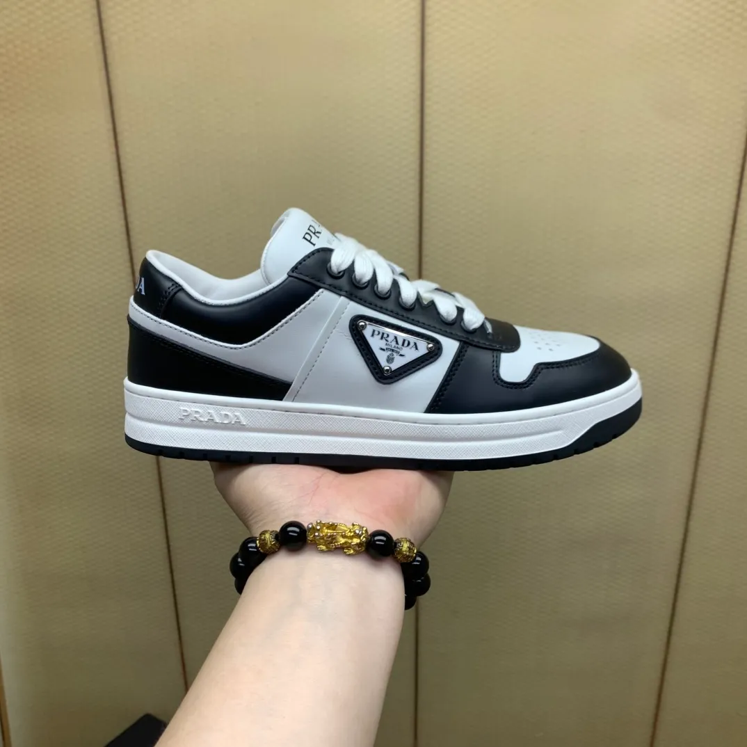 💰660.巜PRADA》Prada: Top 🔝purchasing agent🔍🔍The latest men’s counters are on sale simultaneously, high-quality original calfskin imported from Italy 🇮🇹. Brand logo* (prominent·high-end·noble·class·) exquisite workmanship (imported from Italy🇮🇹 Sole: Original sole provided by the original factory, ⚠️exclusive double-layer activity, TPR rubber, combination outsole; super comfortable, wear-resistant, non-slip, environmentally friendly🌳🌳🌳, real shot🎬The real thing is more beautiful🔍🔍 (high quality, follow the order) code number 38 to 44 (.45 customized)